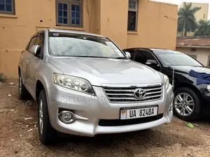 Toyota Vanguard 2011 Silver
