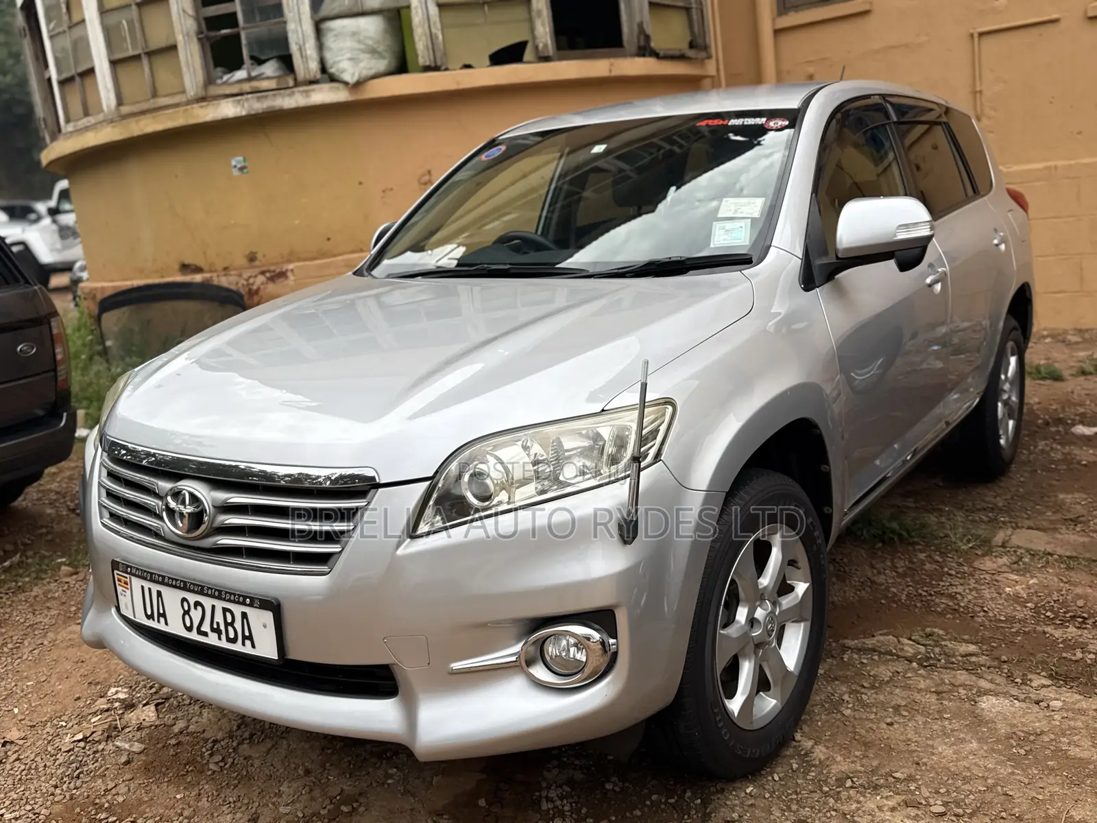 Toyota Vanguard 2011 Silver