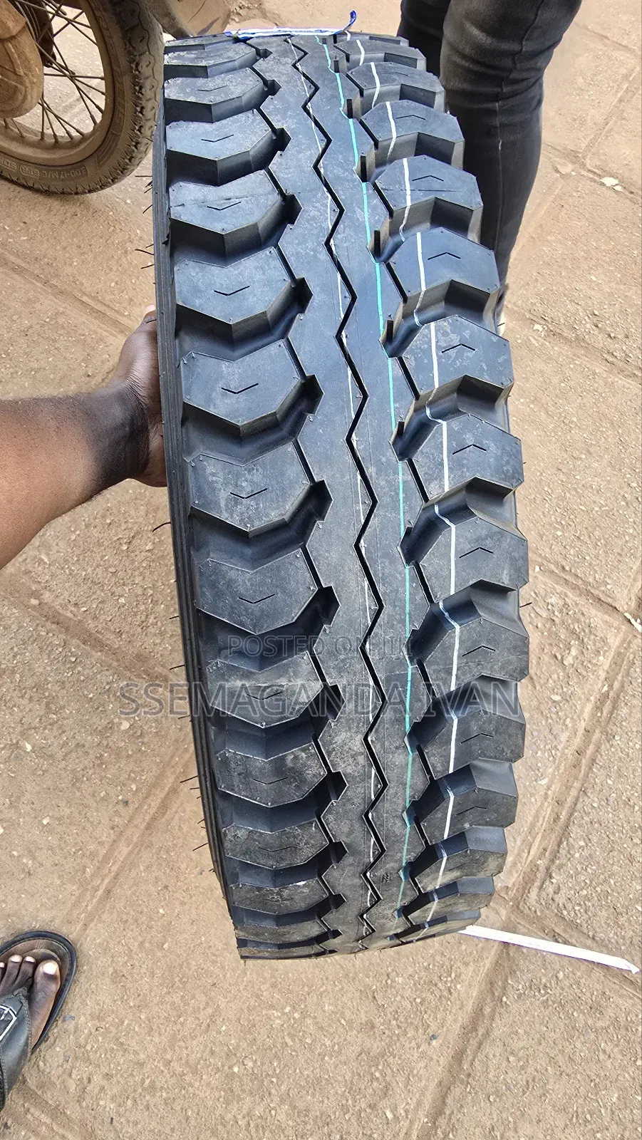 750r16 Behind Canter Tires Mudgrip
