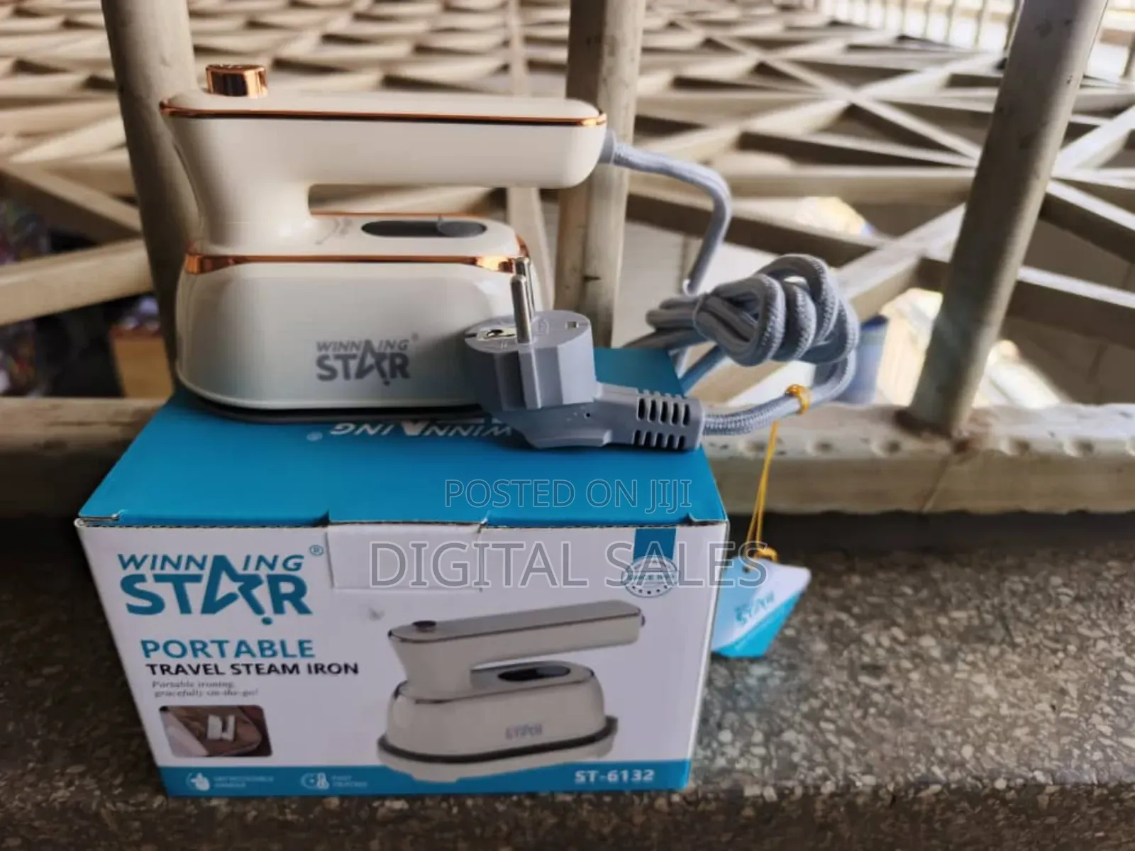 Winning Star Travel Steam Iron . Steam Iron