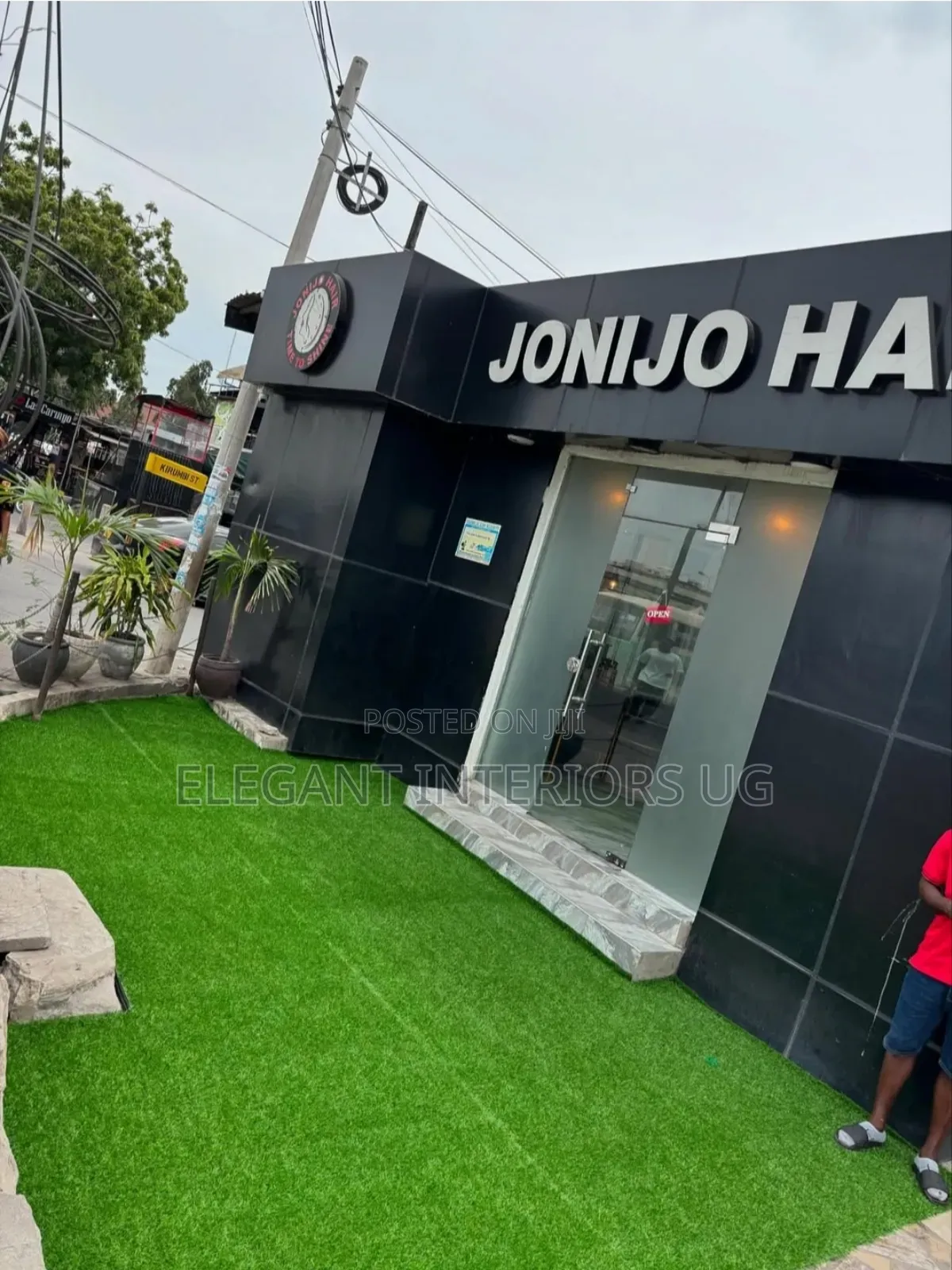 Artificial Grass Carpets Good for Balconies and Bars Available