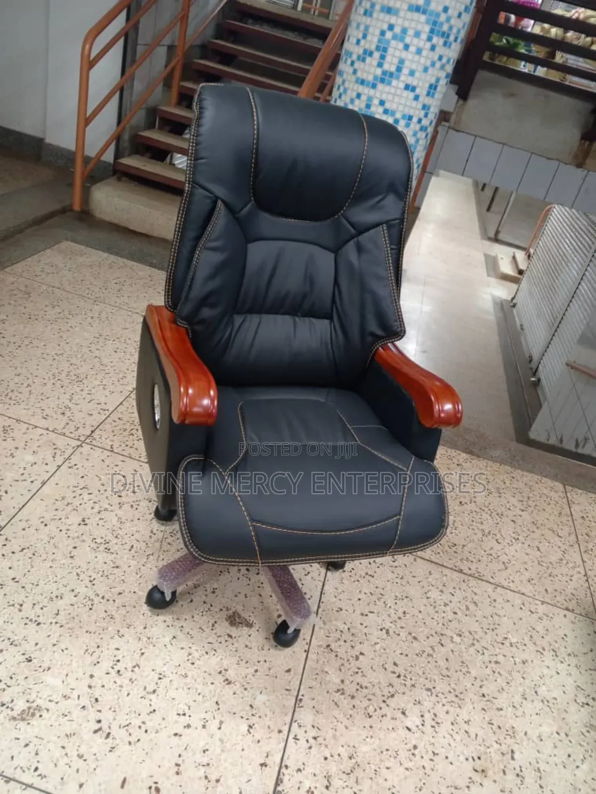 High Classic Office Chair