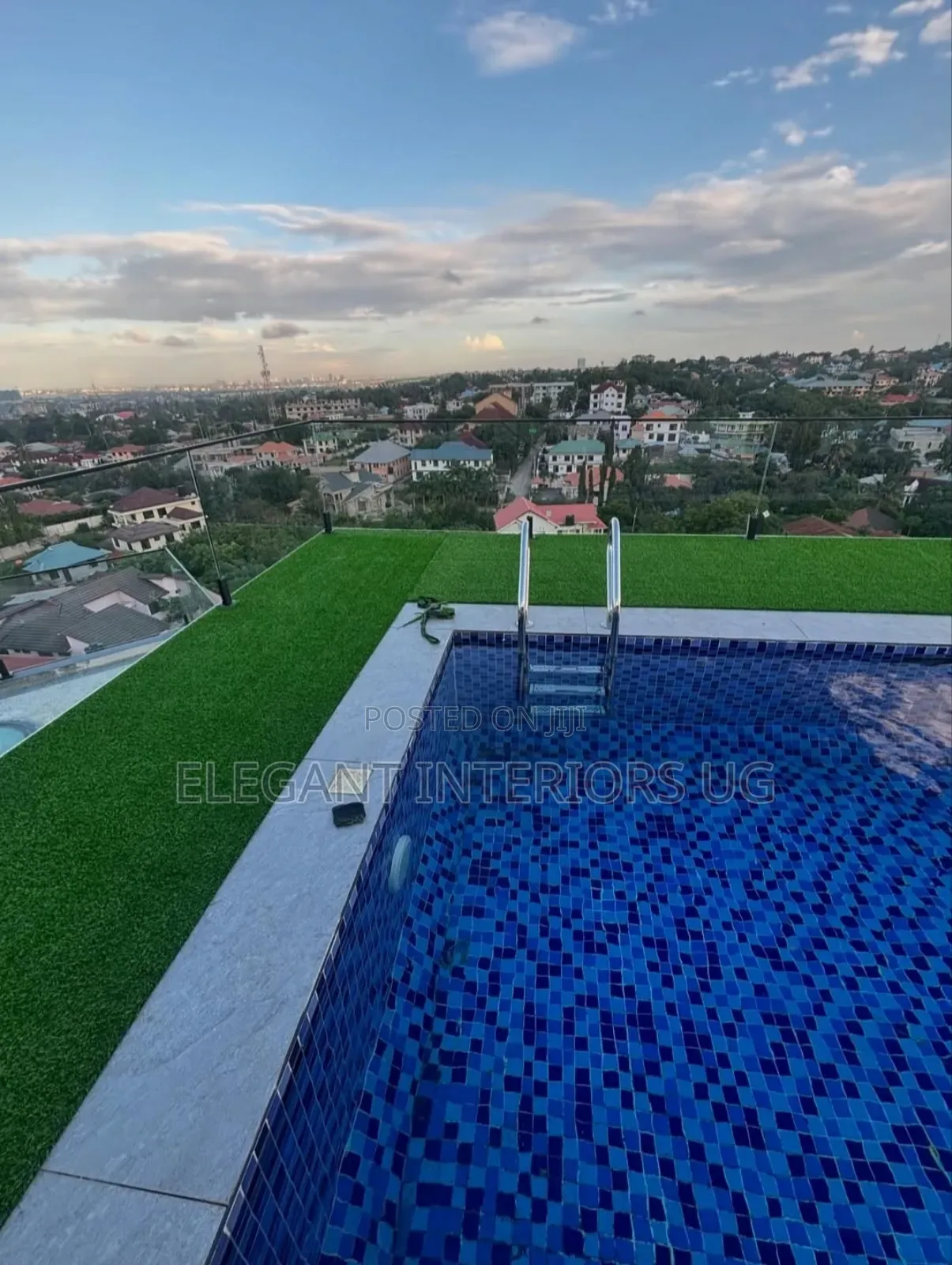Artificial Grass Carpets Per Square Meter Available for Shops