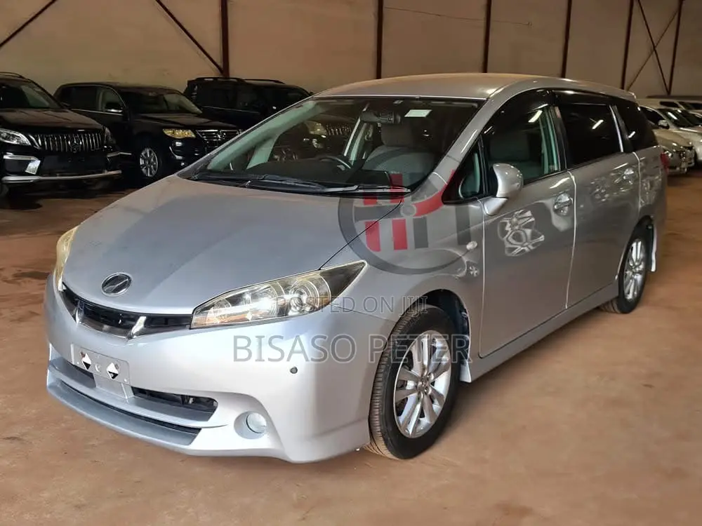 Toyota Wish 2010 Silver