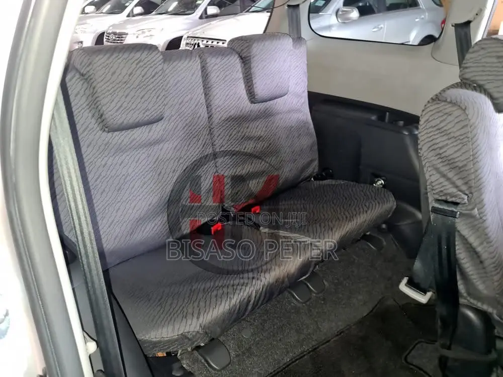 Toyota Wish 2010 Silver