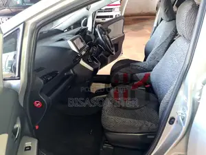 Toyota Wish 2010 Silver