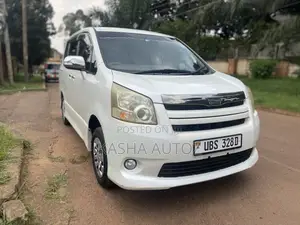 Toyota Noah 2010 White