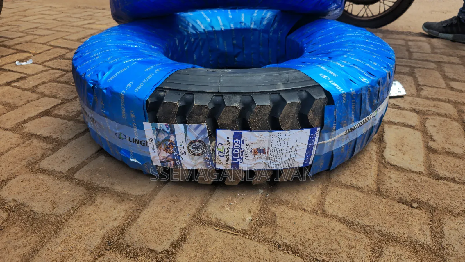 825r16 Linglong Mudgrip Behind Tyres