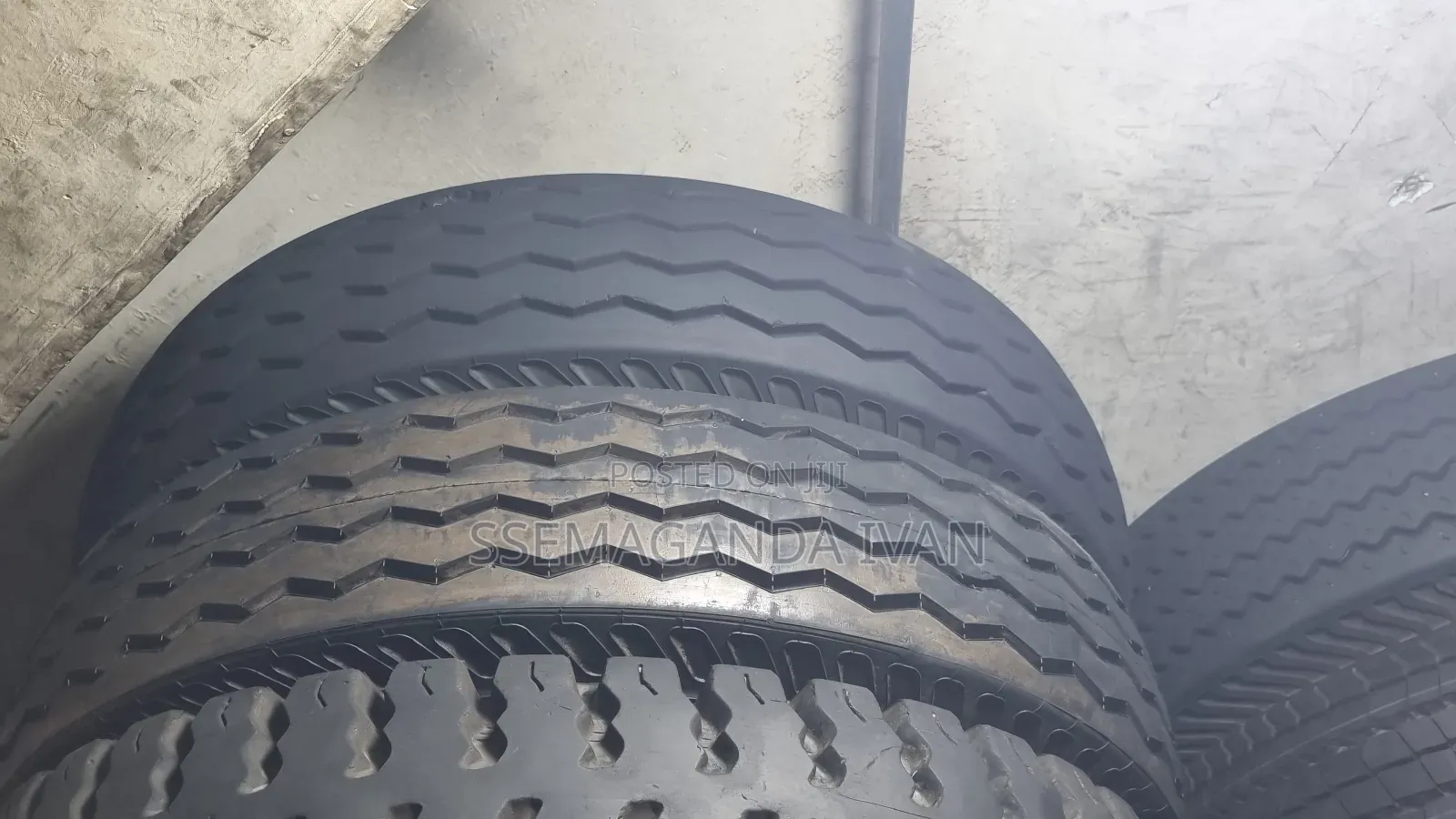 700r15 MRF Highway Close to New Tyre