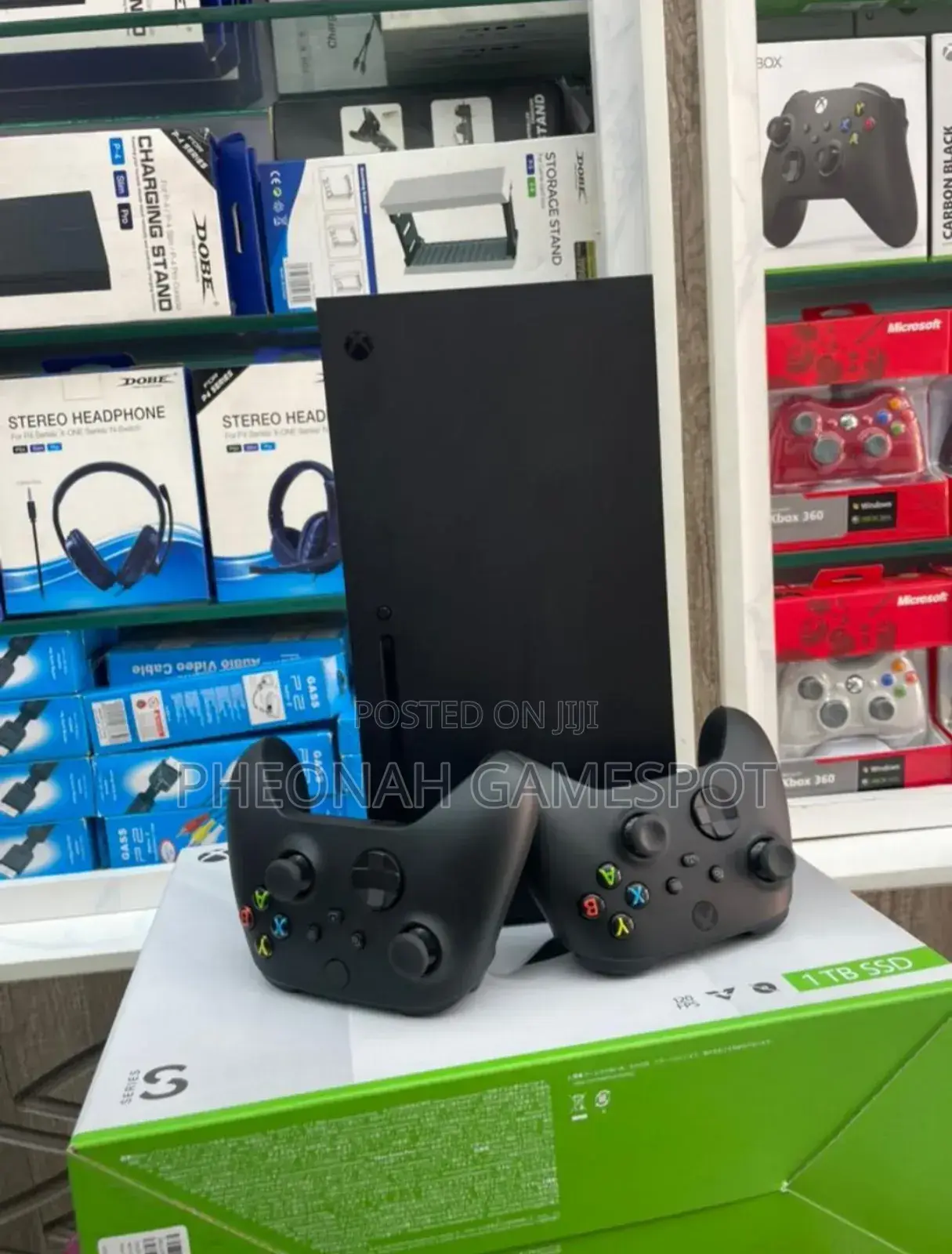 Xbox Series X , 1tb Storage, Graphics, 2 Controllers