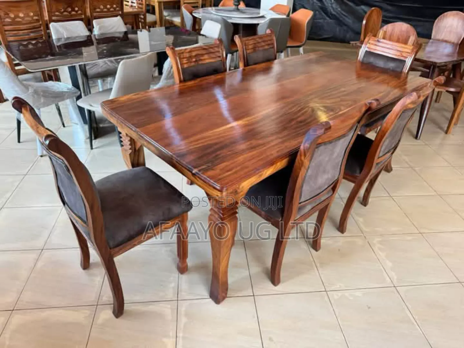 Mugavu Dinning Set