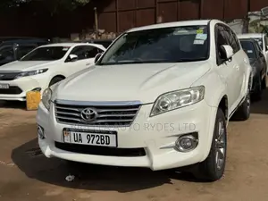 Toyota Vanguard 2011 White