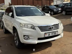 Toyota Vanguard 2011 White