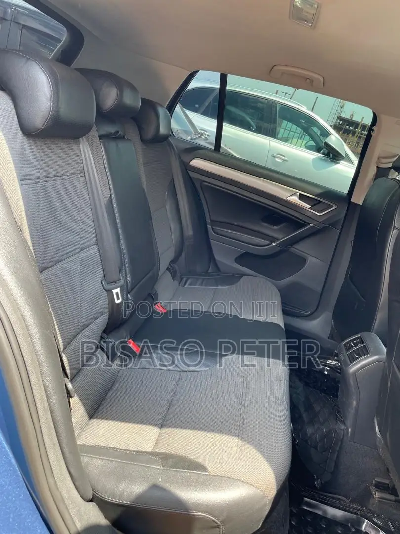 Volkswagen Golf TSI S 4dr Hatchback w/Sunroof (1.8L 4cyl Turbo 6A) 2015