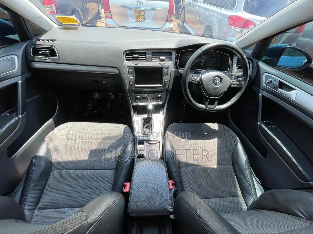 Volkswagen Golf TSI S 4dr Hatchback w/Sunroof (1.8L 4cyl Turbo 6A) 2015