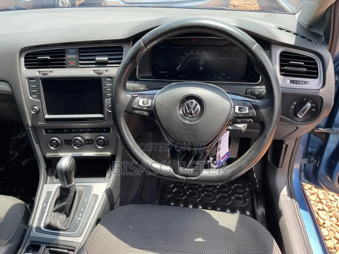 Volkswagen Golf TSI S 4dr Hatchback w/Sunroof (1.8L 4cyl Turbo 6A) 2015