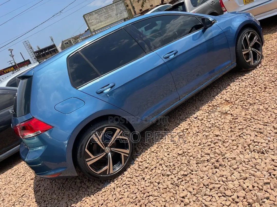 Volkswagen Golf TSI S 4dr Hatchback w/Sunroof (1.8L 4cyl Turbo 6A) 2015