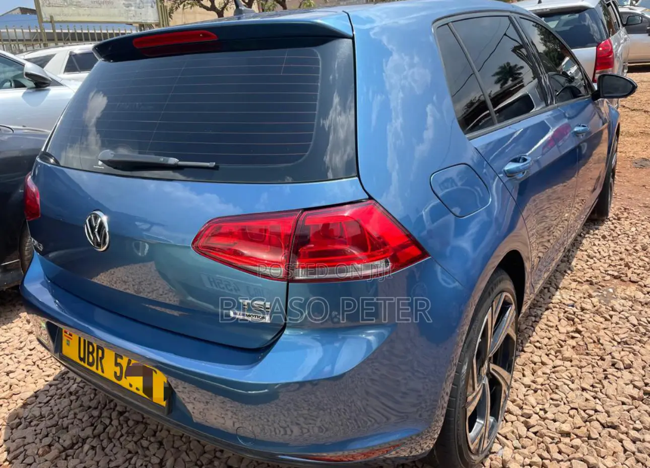Volkswagen Golf TSI S 4dr Hatchback w/Sunroof (1.8L 4cyl Turbo 6A) 2015