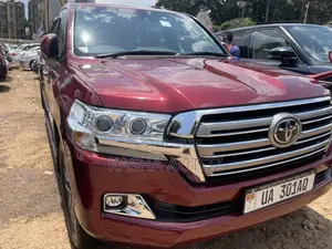 Toyota Land Cruiser 2016 Red