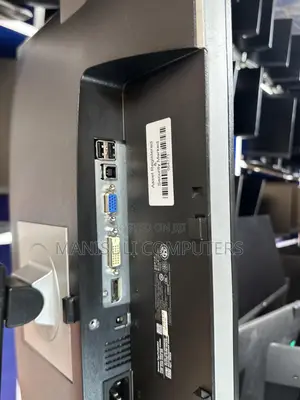 Dell Monitor 24 Inch Screen Ips Display Vga Dp Usb 3.0 Guarantee 2