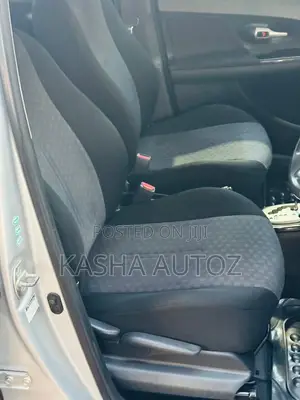 Toyota IST 2010 Silver