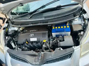 Toyota IST 2010 Silver