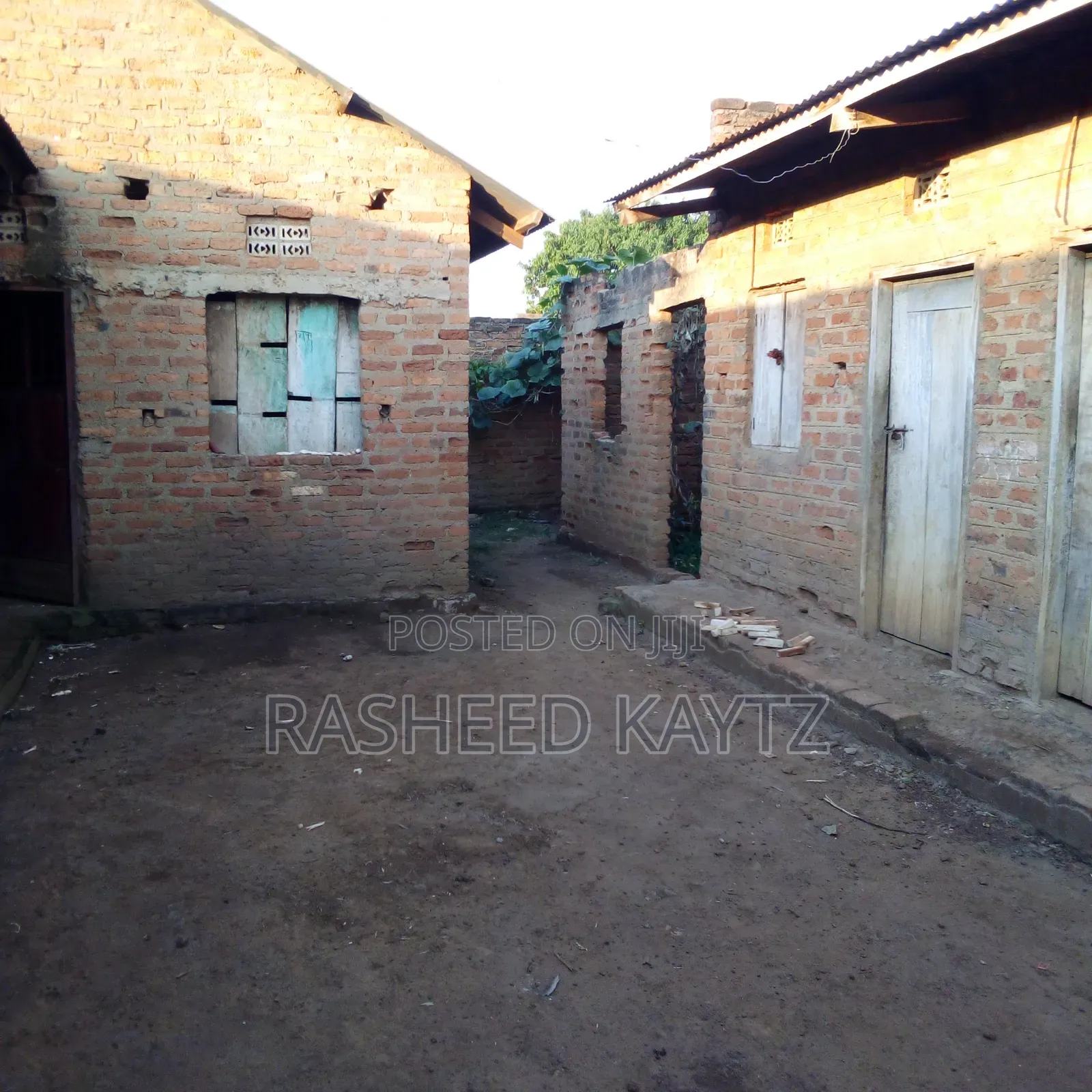 12bdrm House in Njkusi Cell, Bugiri for sale