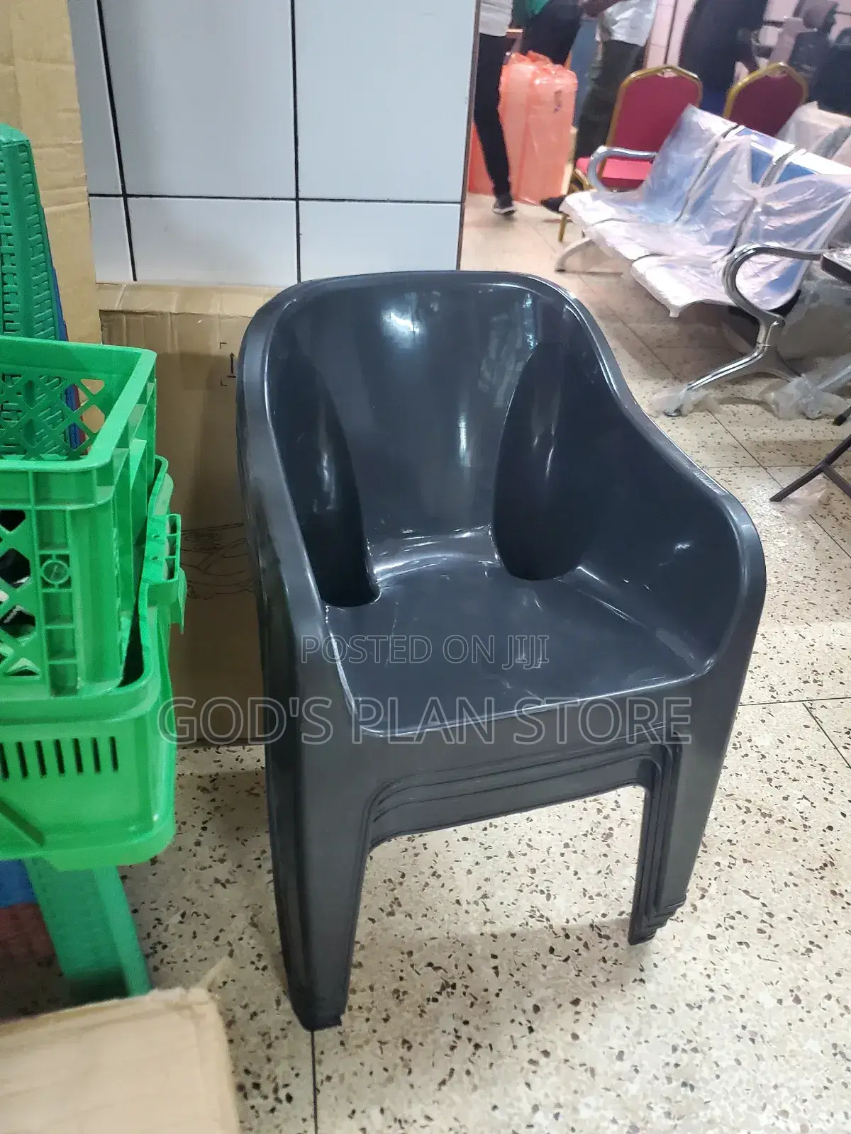 Elegance Armed Plastic Chairs