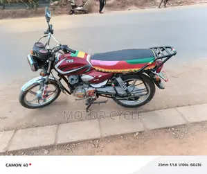 TVS HLX 125 2023 Red