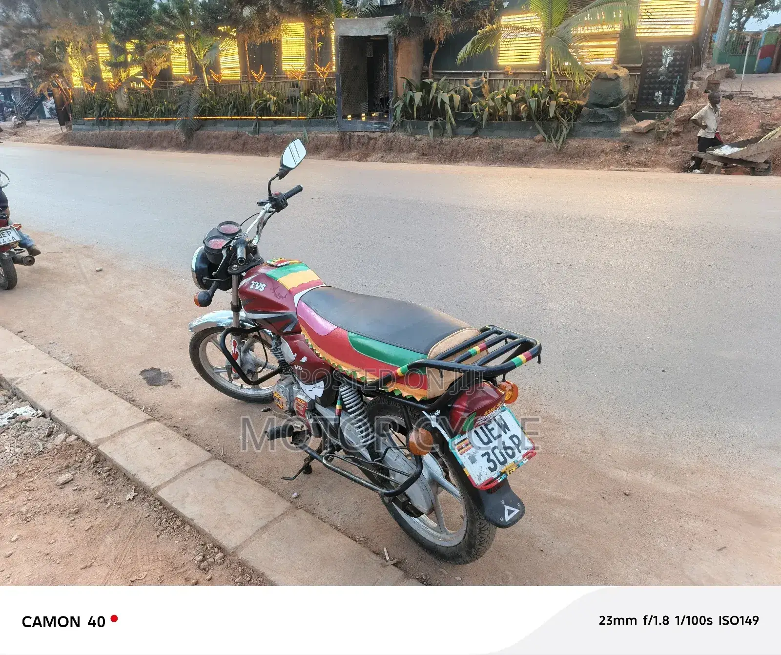 TVS HLX 125 2023 Red
