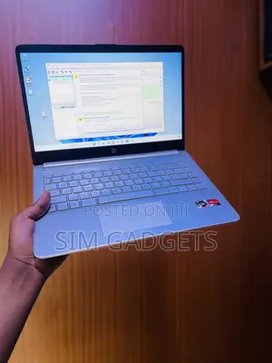 Laptop HP 14-ep0063 8GB AMD Ryzen 3 SSD 256GB