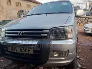 Toyota Noah 2001 Gray