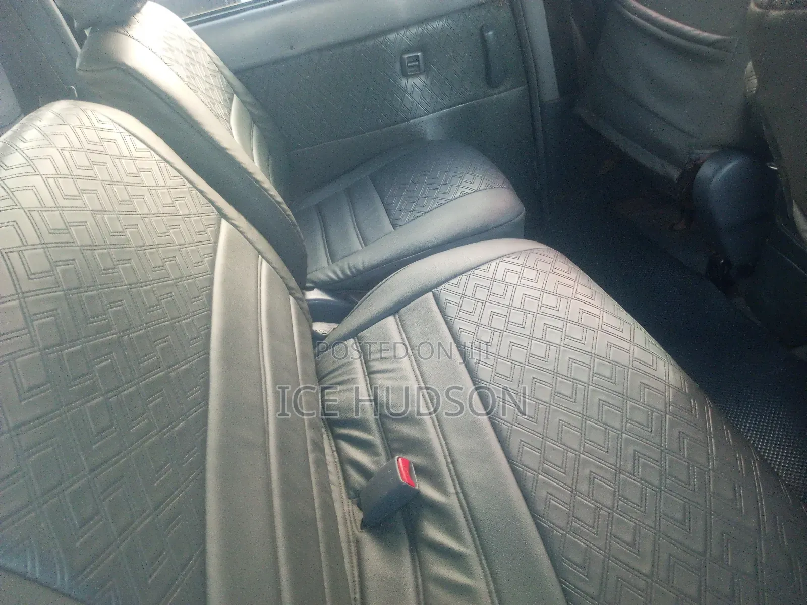 Toyota Noah 2001 Gray
