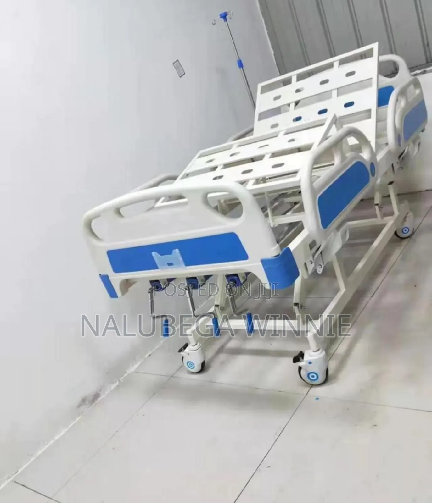 Triple Crack Abs Admission Bed
