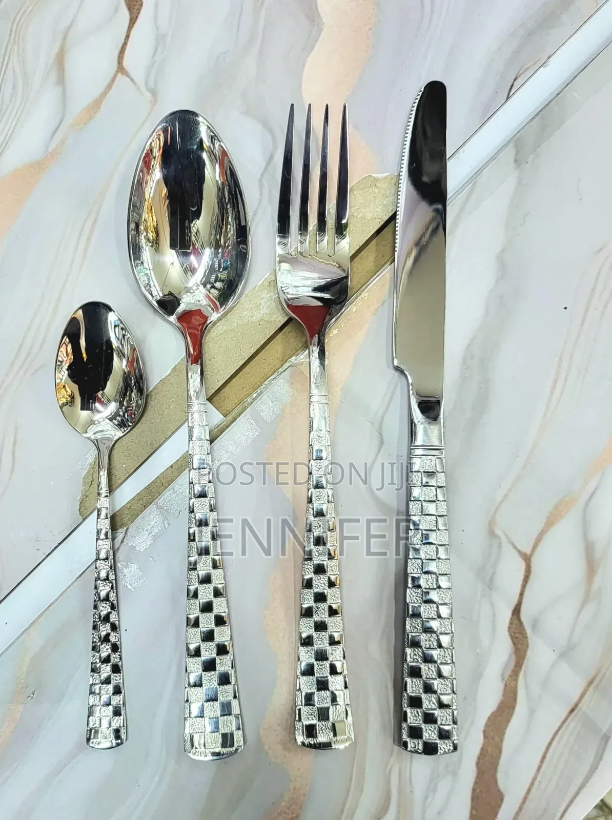 24pcs Flatware Cutlery Set Forks Spoons Bread Knife