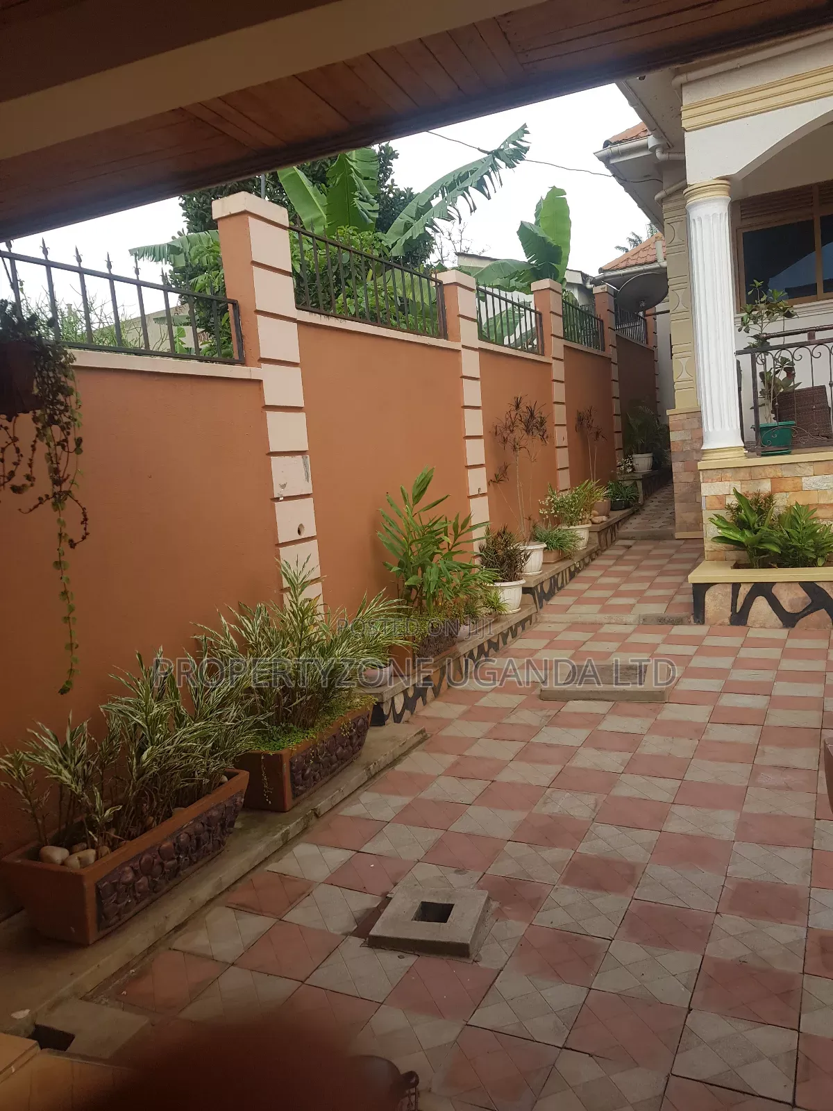 Furnished 3bdrm House in Kawempe for sale