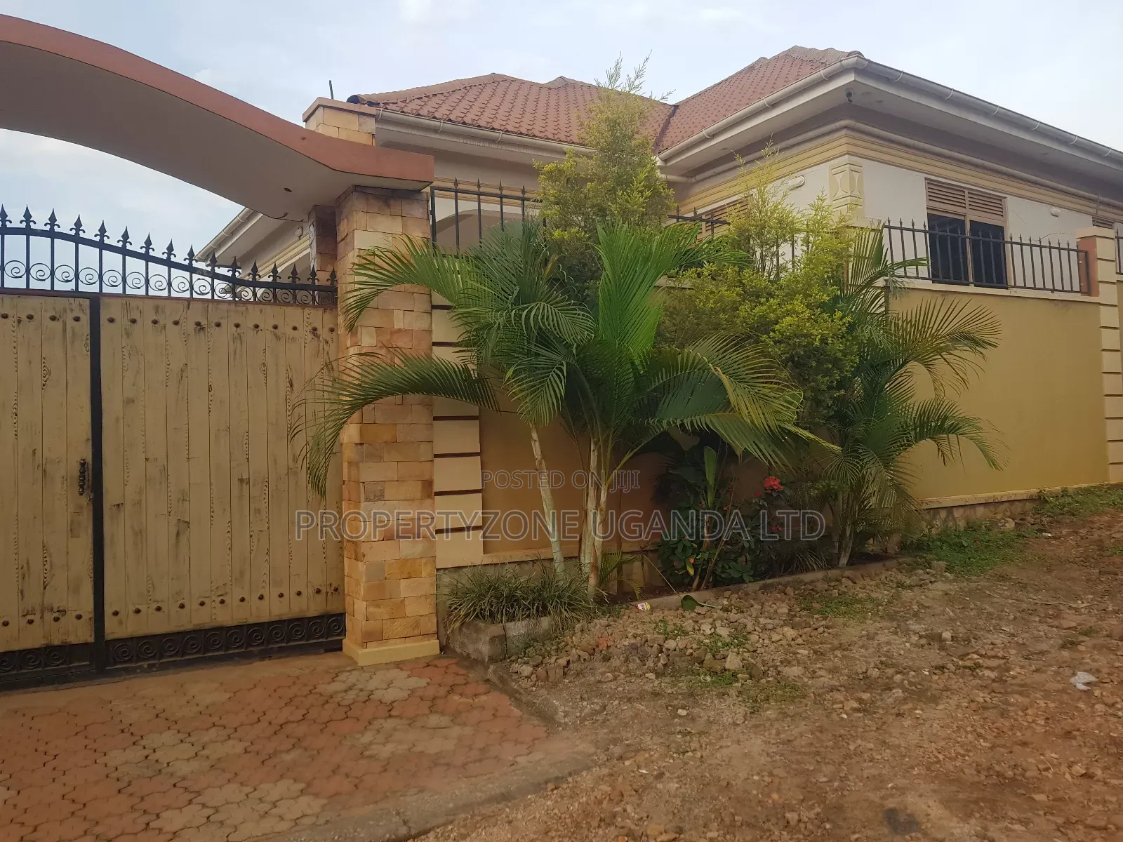 Furnished 3bdrm House in Kawempe for sale