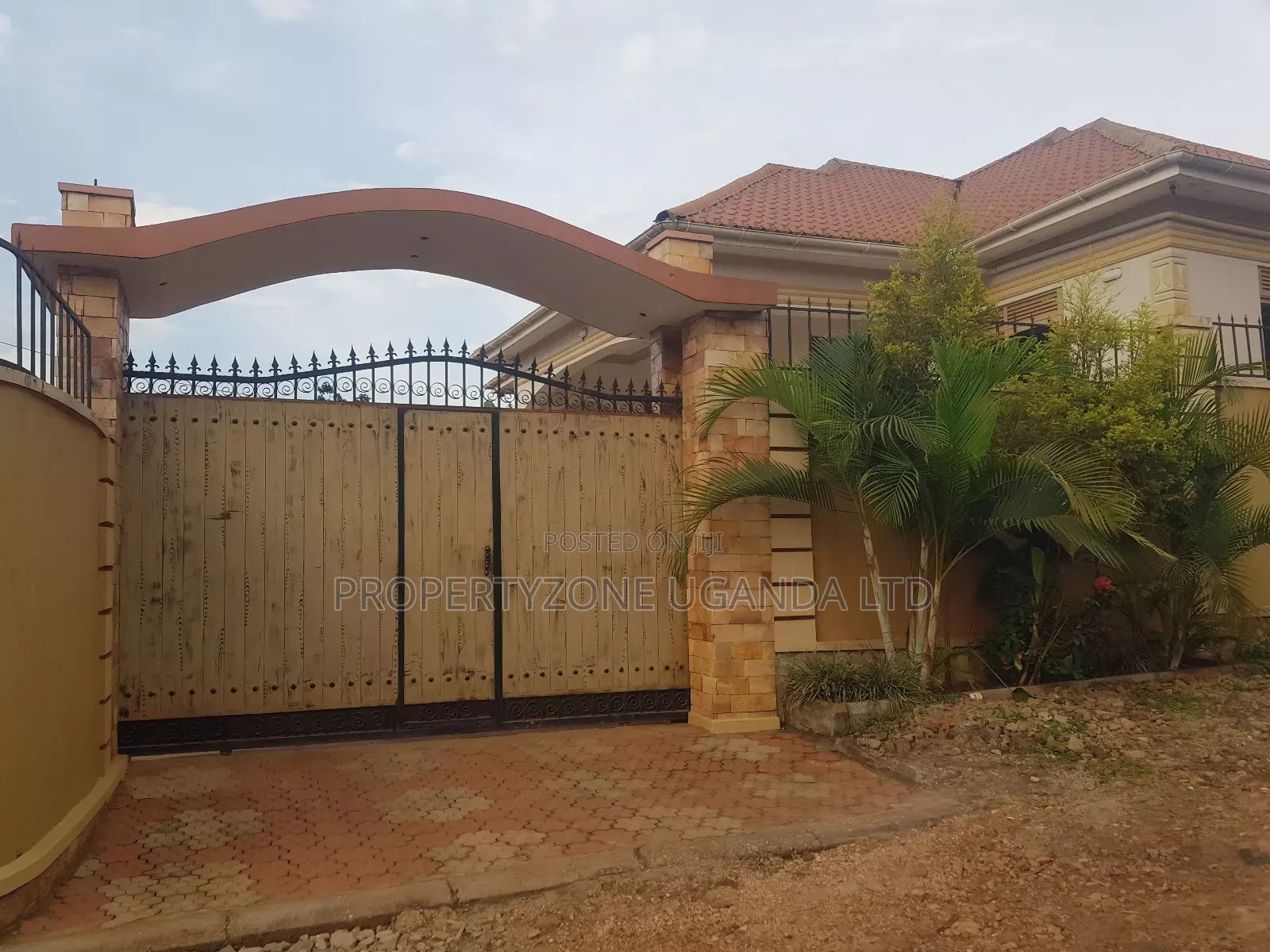 Furnished 3bdrm House in Kawempe for sale