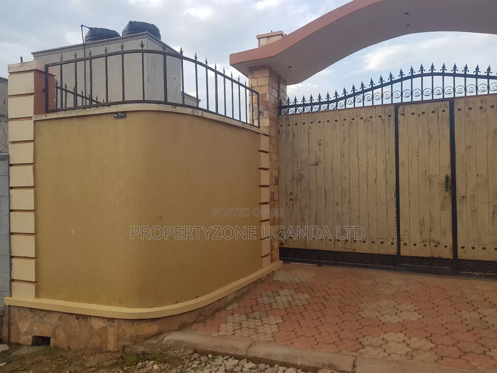 Furnished 3bdrm House in Kawempe for sale