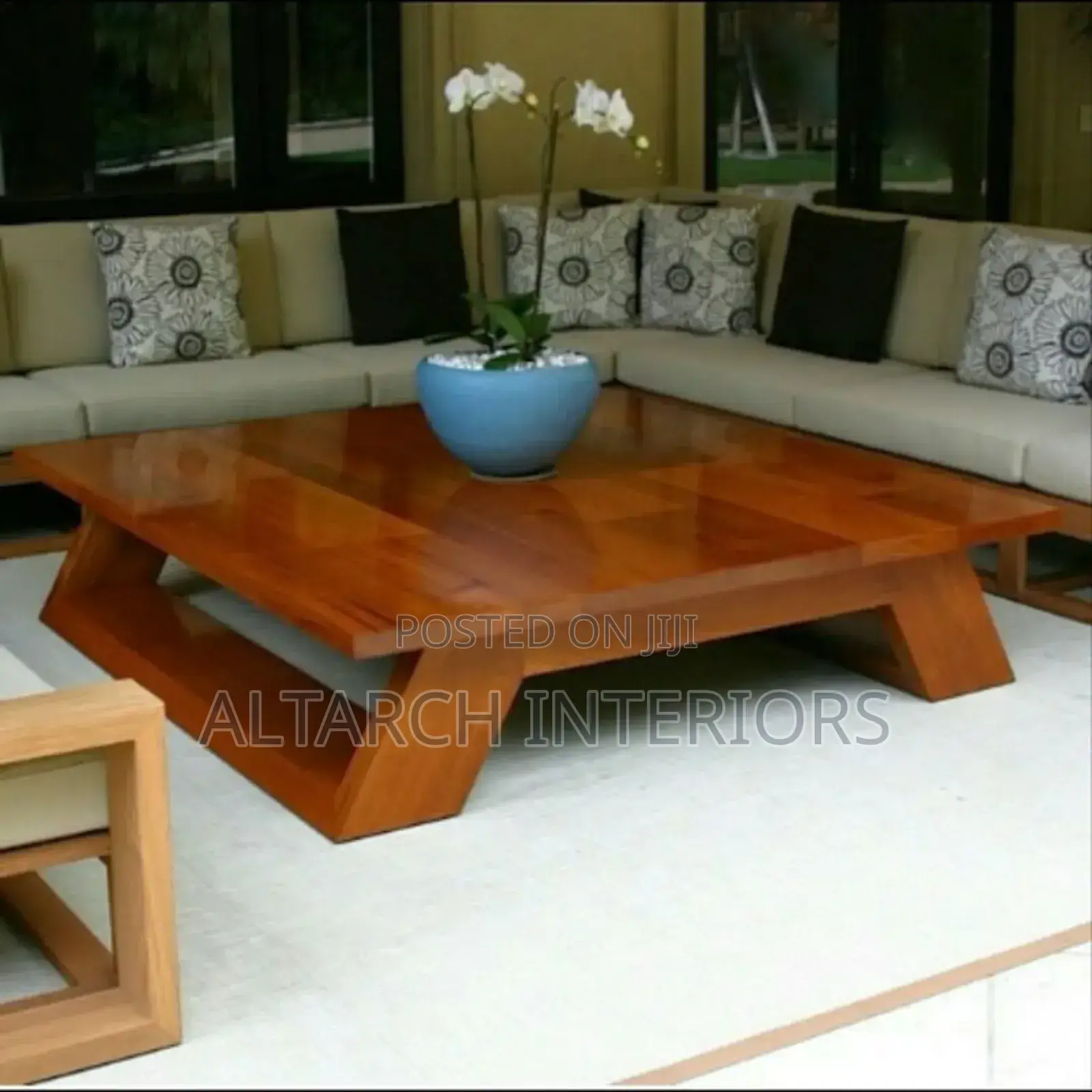 Unique Mahogany Centre Table Well Finished in Natural Color