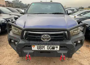 Toyota Hilux 2013 Blue