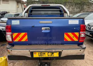 Toyota Hilux 2013 Blue