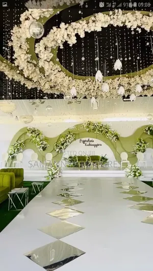 Introduction Decor