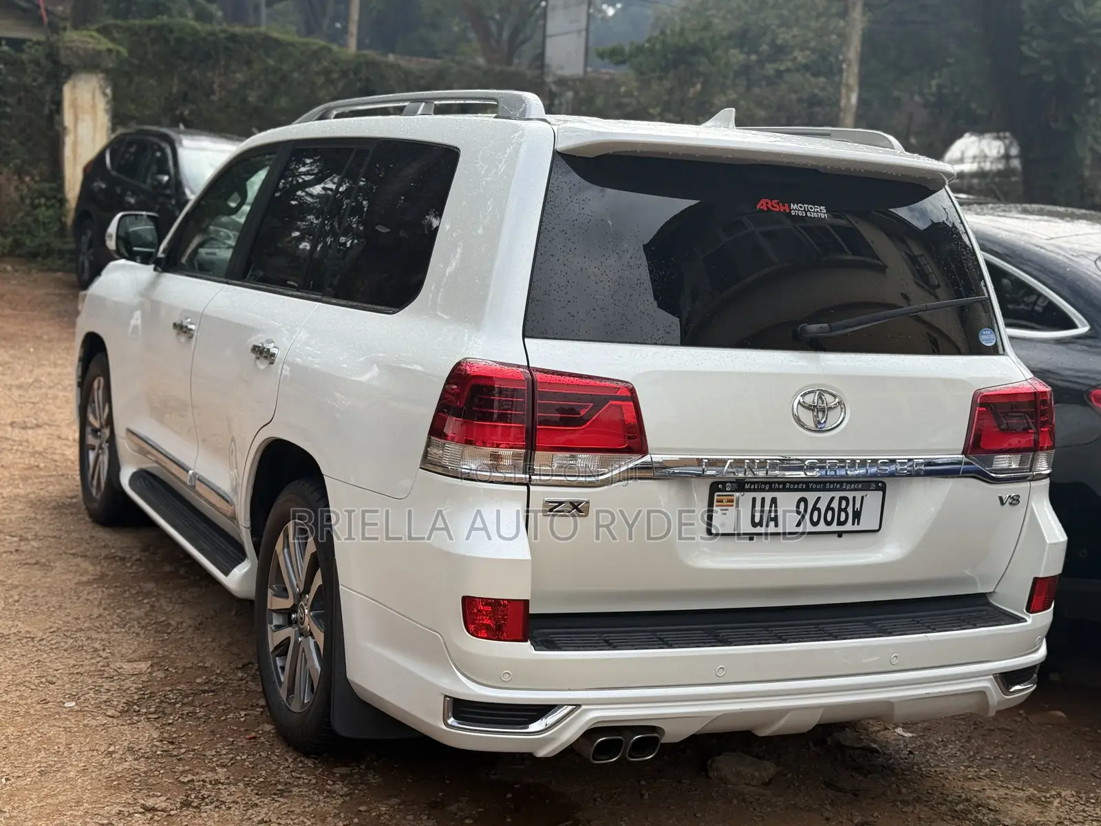 Toyota Land Cruiser 2016 White