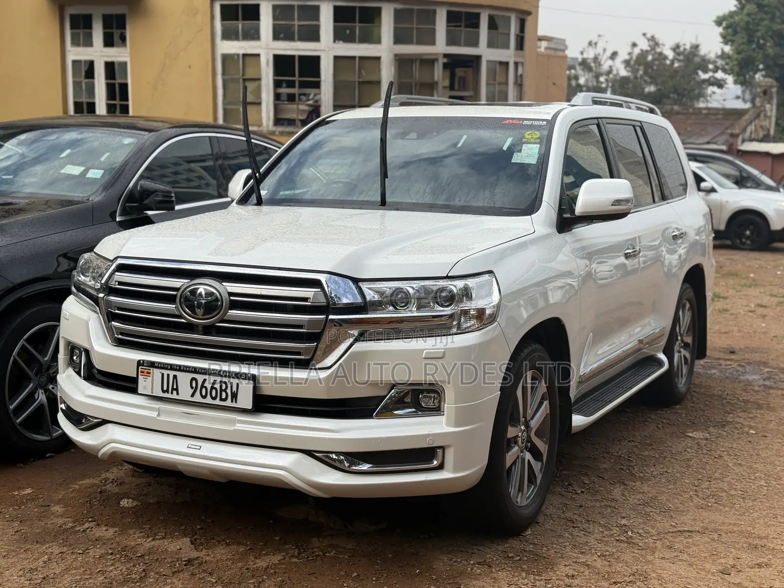 Toyota Land Cruiser 2016 White
