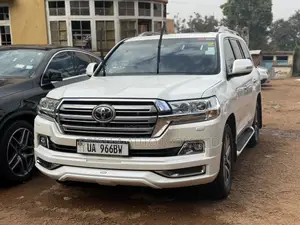 Toyota Land Cruiser 2016 White