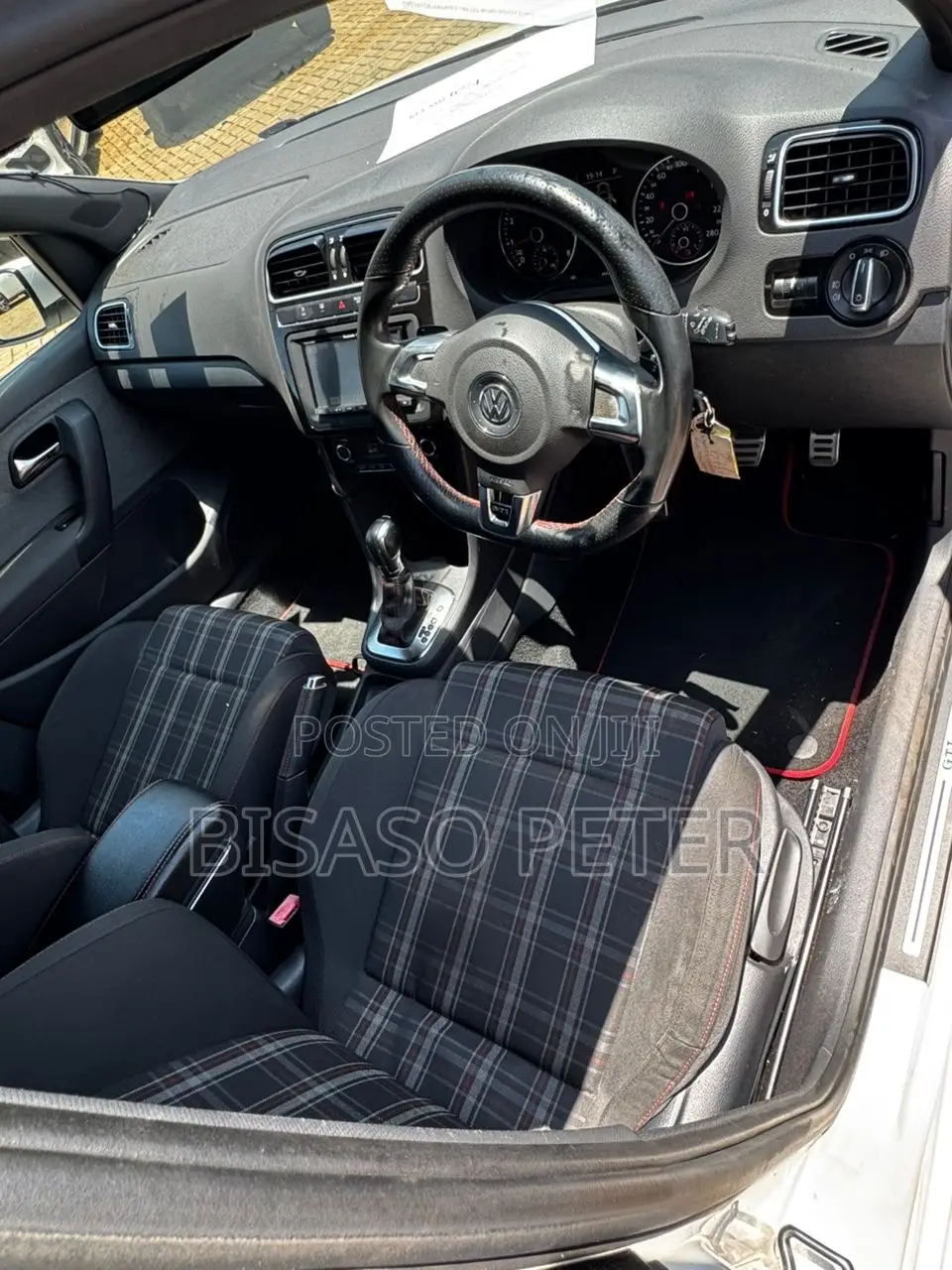 Volkswagen Polo 2011 White