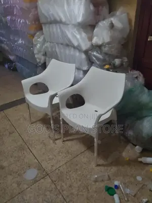 Courtney Steel Leg Plastic Chairs