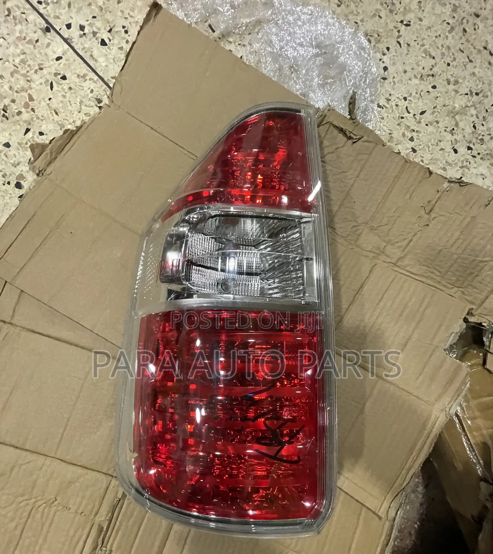 Noah 2008 Taillight