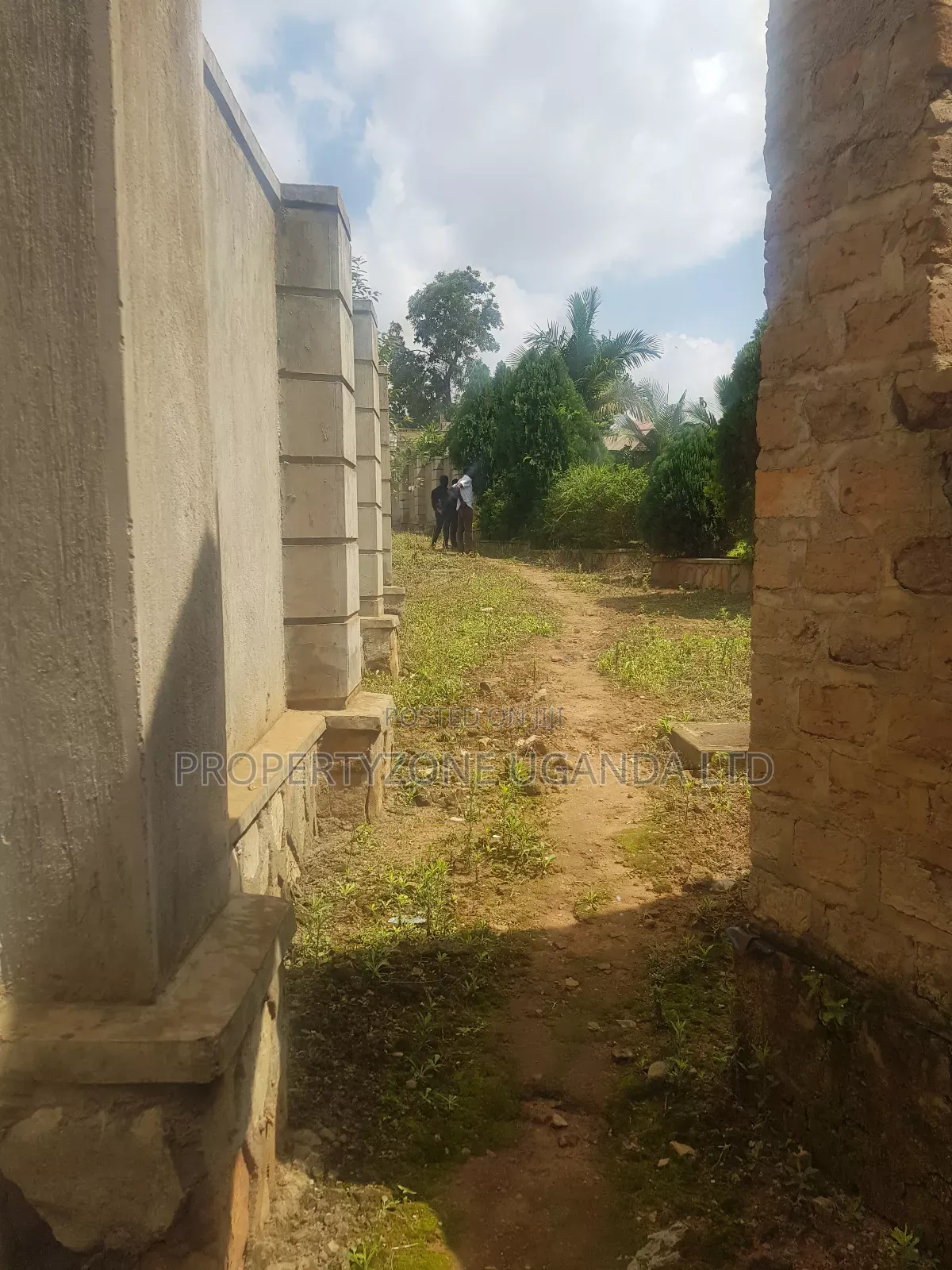 Good Plot, 33 Decimals in Kanyanya, Opp Gaz Petrol Station